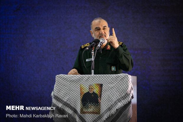 سرلشکر سلامی: مردم ایران هیچ‌گاه از «حاج قاسم» جدا نمی‌شوند